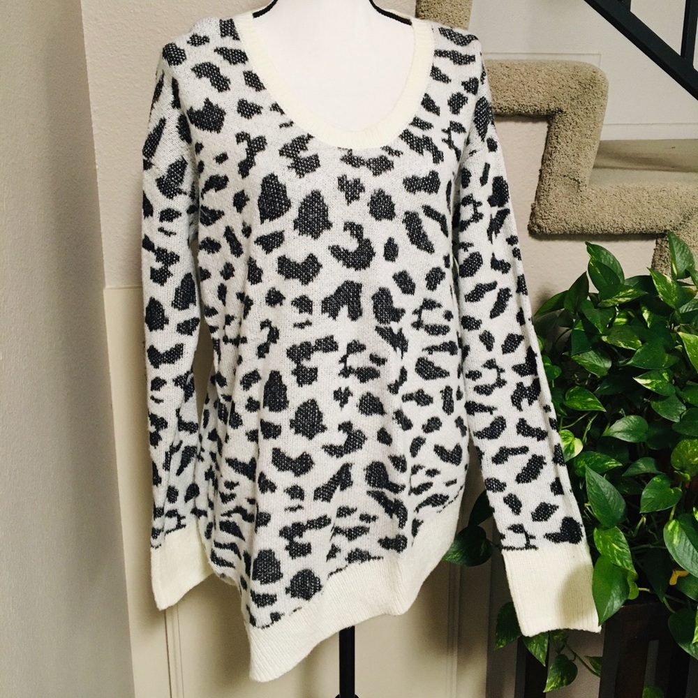 Calvin Klein Black and White Sweater